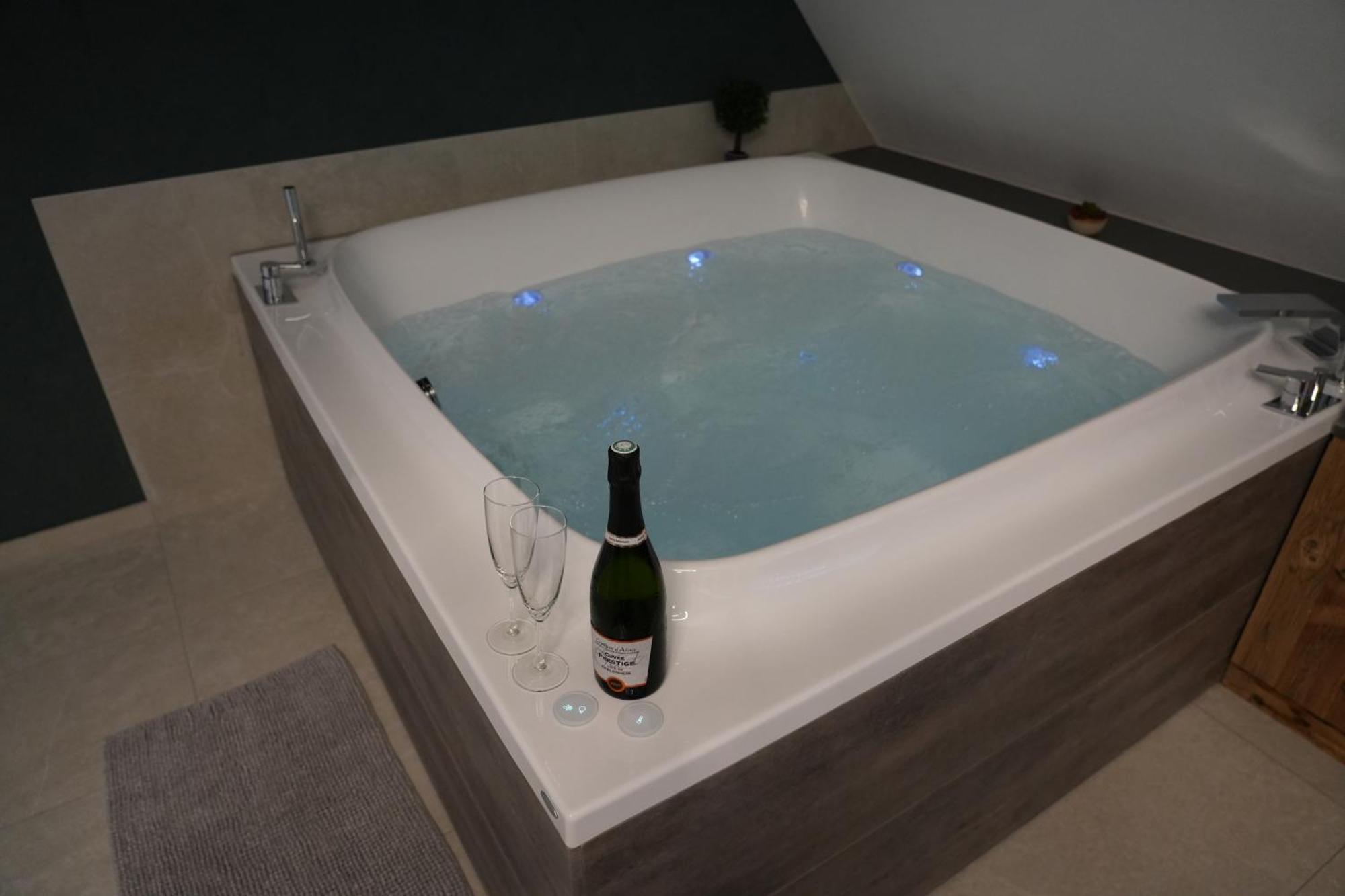 Gite Spa L'Atelier Emile - Spa Privatif - 5 Min Colmar Sainte-Croix-en-Plaine Oda fotoğraf